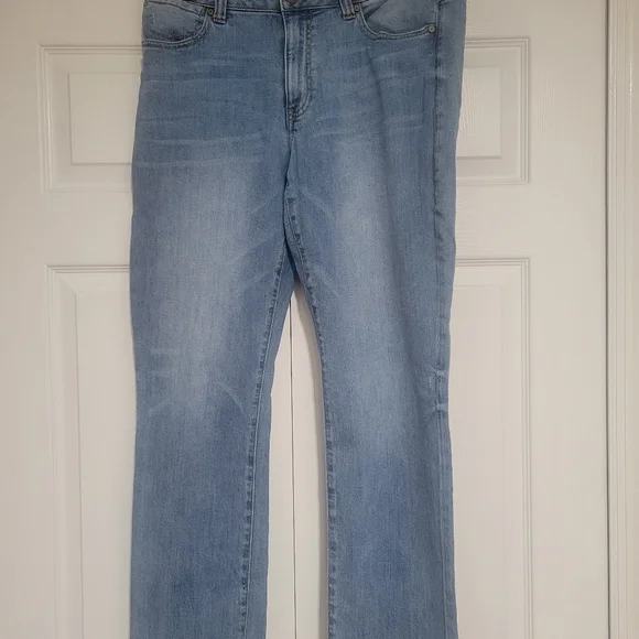 CAbi High Straight Light Wash Jeans Size 12 - Picture 3 of 16